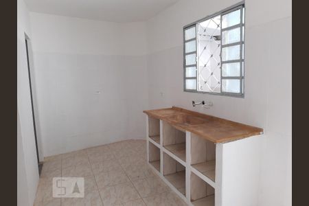 Casa de condomínio para alugar com 60m², 2 quartos e sem vagaCozinha com armário 