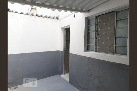 Casa de condomínio para alugar com 60m², 2 quartos e sem vagaquintal 