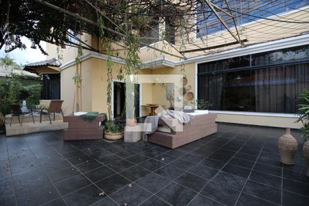 Casa para alugar com 850m², 5 quartos e 4 vagasÁrea externa