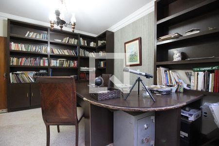 Casa para alugar com 850m², 5 quartos e 4 vagasEscritório