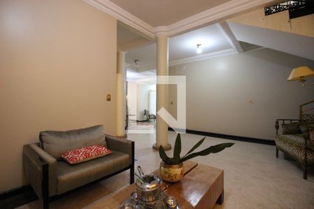 Casa para alugar com 850m², 5 quartos e 4 vagasSala