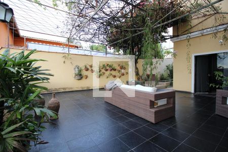 Casa para alugar com 850m², 5 quartos e 4 vagasÁrea externa