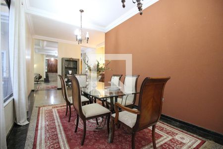 Casa para alugar com 850m², 5 quartos e 4 vagasSala