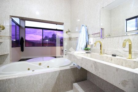 Casa para alugar com 850m², 5 quartos e 4 vagasBanheiro da Suíte Master