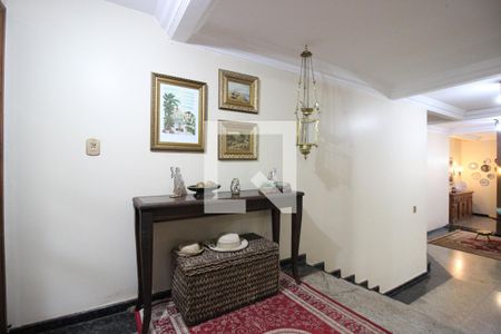 Casa para alugar com 850m², 5 quartos e 4 vagasHall