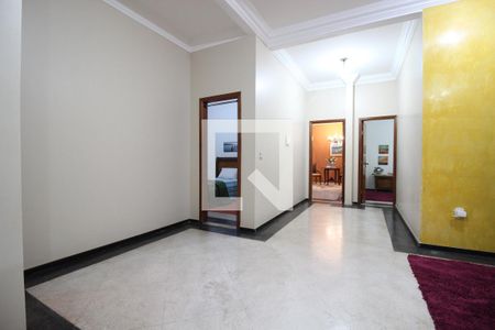 Casa para alugar com 850m², 5 quartos e 4 vagasCorredor