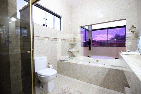 Casa para alugar com 850m², 5 quartos e 4 vagasBanheiro da Suíte Master