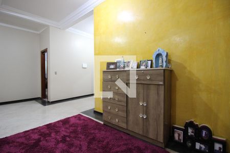 Casa para alugar com 850m², 5 quartos e 4 vagasCorredor