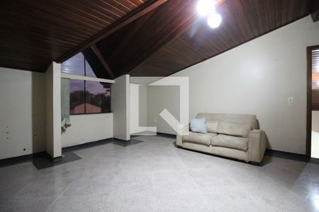 Casa para alugar com 850m², 5 quartos e 4 vagasSala