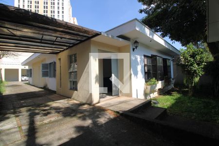 Casa para alugar com 530m², 3 quartos e 13 vagasFachada