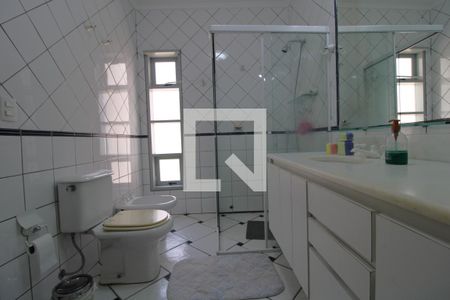 Casa para alugar com 530m², 3 quartos e 13 vagasBanheiro da suíte