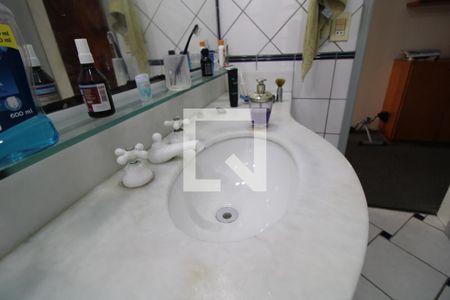 Casa para alugar com 530m², 3 quartos e 13 vagasPia banheiro comum