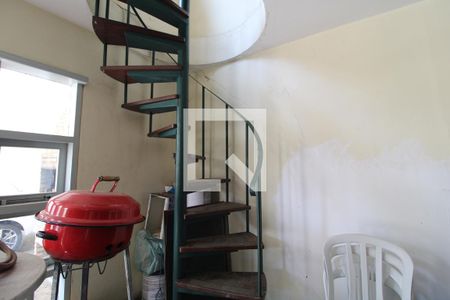 Casa para alugar com 530m², 3 quartos e 13 vagasEscada - Edícula