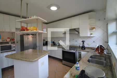 Casa para alugar com 530m², 3 quartos e 13 vagasCozinha