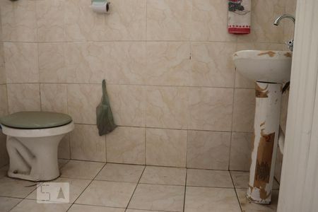 Banheiro de casa para alugar com 1 quarto, 50m² em Vila Guaraciaba, Santo André