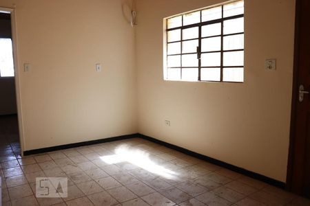 Sala de casa para alugar com 1 quarto, 50m² em Vila Guaraciaba, Santo André