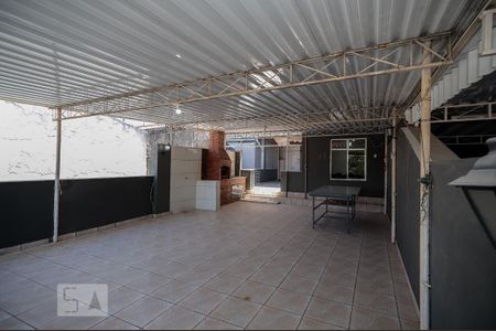Casa para alugar com 200m², 4 quartos e 2 vagas Casa para alugar com 200m², 4 quartos e 2 vagasTerraço