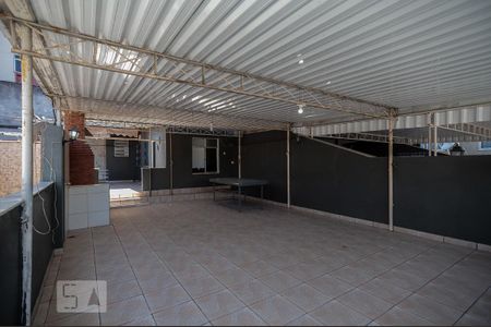 Casa para alugar com 200m², 4 quartos e 2 vagas Casa para alugar com 200m², 4 quartos e 2 vagasTerraço