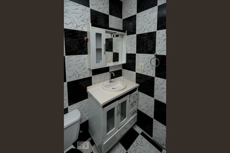Casa para alugar com 200m², 4 quartos e 2 vagas Casa para alugar com 200m², 4 quartos e 2 vagasBanheiro da Suíte