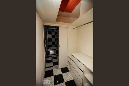 Casa para alugar com 200m², 4 quartos e 2 vagas Casa para alugar com 200m², 4 quartos e 2 vagasCloset Suíte