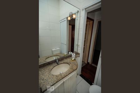 Casa para alugar com 200m², 4 quartos e 2 vagas Casa para alugar com 200m², 4 quartos e 2 vagasBanheiro