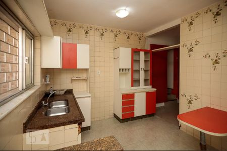 Casa para alugar com 200m², 4 quartos e 2 vagas Casa para alugar com 200m², 4 quartos e 2 vagasCozinha