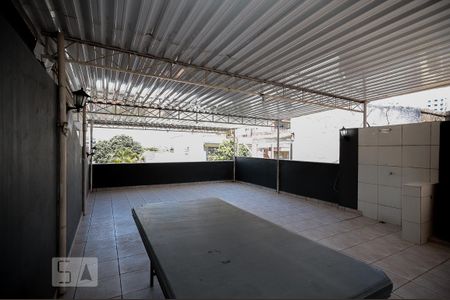 Casa para alugar com 200m², 4 quartos e 2 vagas Casa para alugar com 200m², 4 quartos e 2 vagasTerraço