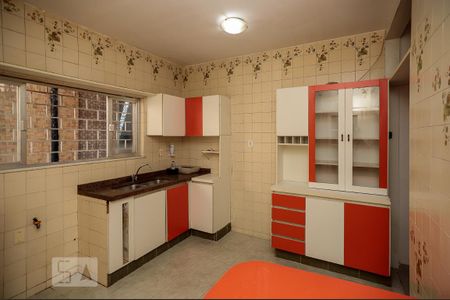 Casa para alugar com 200m², 4 quartos e 2 vagas Casa para alugar com 200m², 4 quartos e 2 vagasCozinha