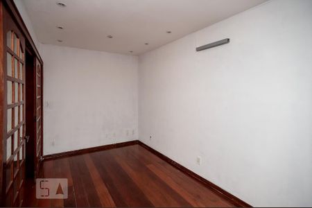 Casa para alugar com 200m², 4 quartos e 2 vagas Casa para alugar com 200m², 4 quartos e 2 vagasQuarto 2