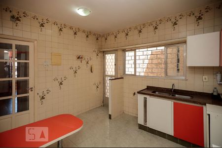 Casa para alugar com 200m², 4 quartos e 2 vagas Casa para alugar com 200m², 4 quartos e 2 vagasCozinha