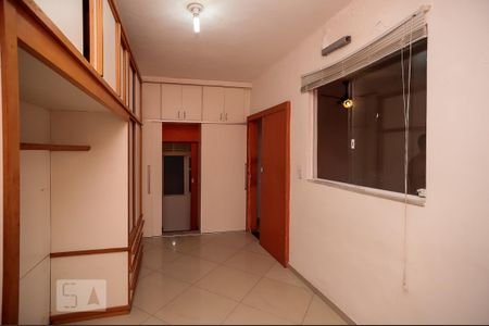 Casa para alugar com 200m², 4 quartos e 2 vagas Casa para alugar com 200m², 4 quartos e 2 vagasSuíte