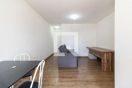 Apartamento à venda com 70m², 3 quartos e 2 vagas Apartamento à venda com 70m², 3 quartos e 2 vagasSala