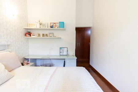 Casa de condomínio à venda com 400m², 4 quartos e 2 vagas Casa de condomínio à venda com 400m², 4 quartos e 2 vagasSuite 04