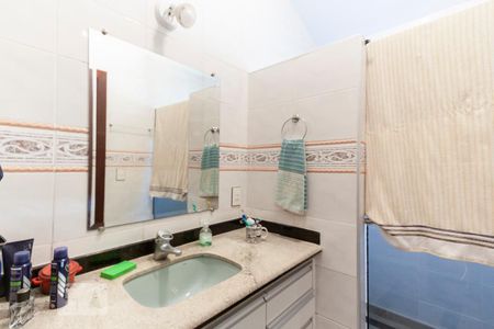 Casa de condomínio à venda com 400m², 4 quartos e 2 vagas Casa de condomínio à venda com 400m², 4 quartos e 2 vagasBanheiro suite