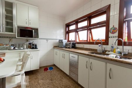 Casa de condomínio à venda com 400m², 4 quartos e 2 vagas Casa de condomínio à venda com 400m², 4 quartos e 2 vagasCozinha