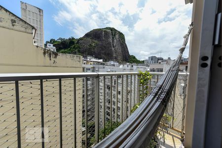 Apartamento à venda com 79m², 2 quartos e 1 vagaVaranda