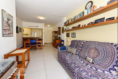 Apartamento à venda com 79m², 2 quartos e 1 vagaSala