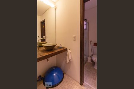 Casa à venda com 160m², 3 quartos e 2 vagasBanheiro 1