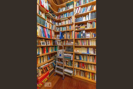 Casa à venda com 160m², 3 quartos e 2 vagasEscritório