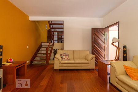 Sala de casa à venda com 3 quartos, 160m² em Jardim das Vertentes, São Paulo