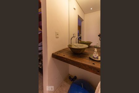 Casa à venda com 160m², 3 quartos e 2 vagasBanheiro 1