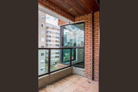 Apartamento para alugar com 135m², 3 quartos e 2 vagas Apartamento para alugar com 135m², 3 quartos e 2 vagasVaranda