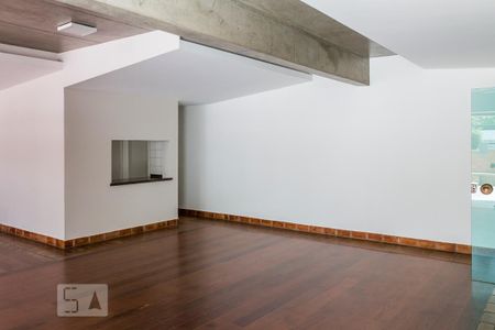Apartamento para alugar com 135m², 3 quartos e 2 vagas Apartamento para alugar com 135m², 3 quartos e 2 vagasÁrea comum - Salão de festas