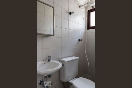 Apartamento para alugar com 135m², 3 quartos e 2 vagas Apartamento para alugar com 135m², 3 quartos e 2 vagasBanheiro de Serviço