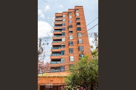 Apartamento para alugar com 135m², 3 quartos e 2 vagas Apartamento para alugar com 135m², 3 quartos e 2 vagasFachada