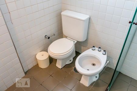 Apartamento para alugar com 135m², 3 quartos e 2 vagas Apartamento para alugar com 135m², 3 quartos e 2 vagasBanheiro da Suíte 1