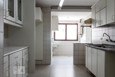 Apartamento para alugar com 135m², 3 quartos e 2 vagas Apartamento para alugar com 135m², 3 quartos e 2 vagasCozinha