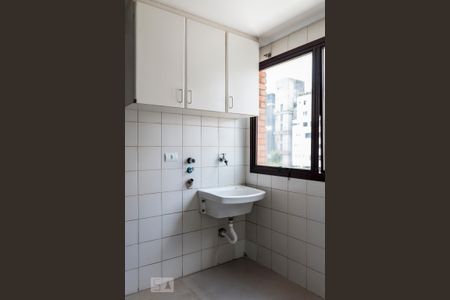 Apartamento para alugar com 135m², 3 quartos e 2 vagas Apartamento para alugar com 135m², 3 quartos e 2 vagasLavanderia
