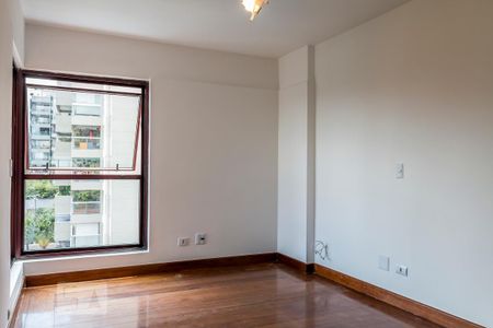 Apartamento para alugar com 135m², 3 quartos e 2 vagas Apartamento para alugar com 135m², 3 quartos e 2 vagasQuarto 1