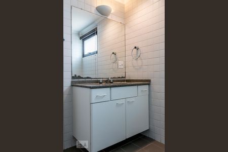 Apartamento para alugar com 135m², 3 quartos e 2 vagas Apartamento para alugar com 135m², 3 quartos e 2 vagasBanheiro da Suíte 1